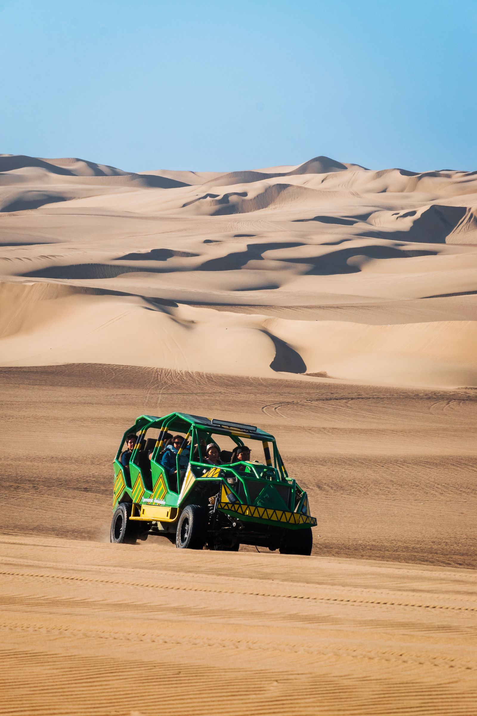 Passeio de buggy nas dunas de Huacachina, a atração mais famosa do oásis